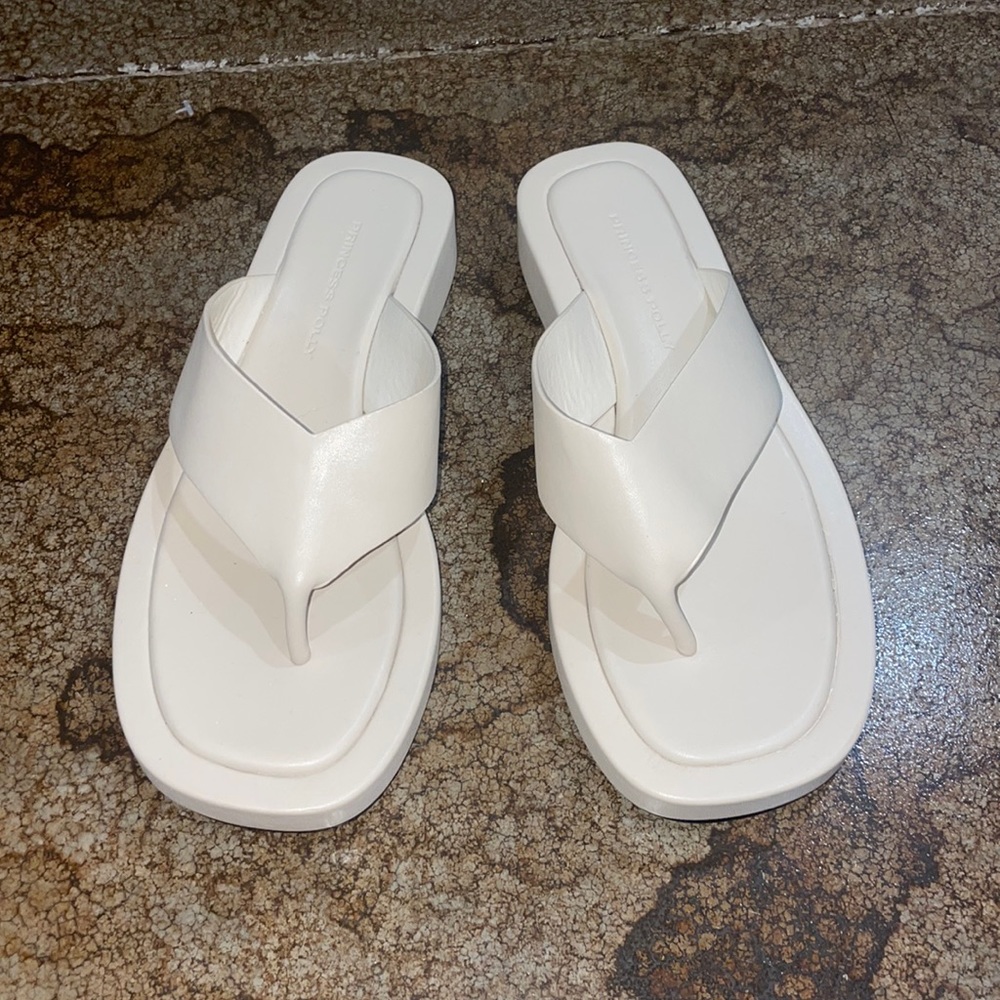 Princess Polly flip flops